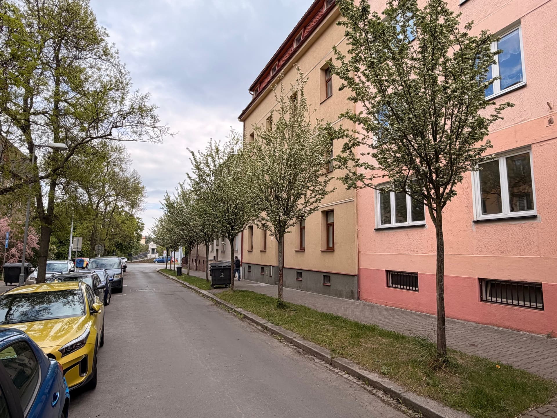Prodej plně obsazeného činžovního domu se zahradou – Plzeň, Slovany (Blatenská ul.) — Plzeň (fotografie 6)
