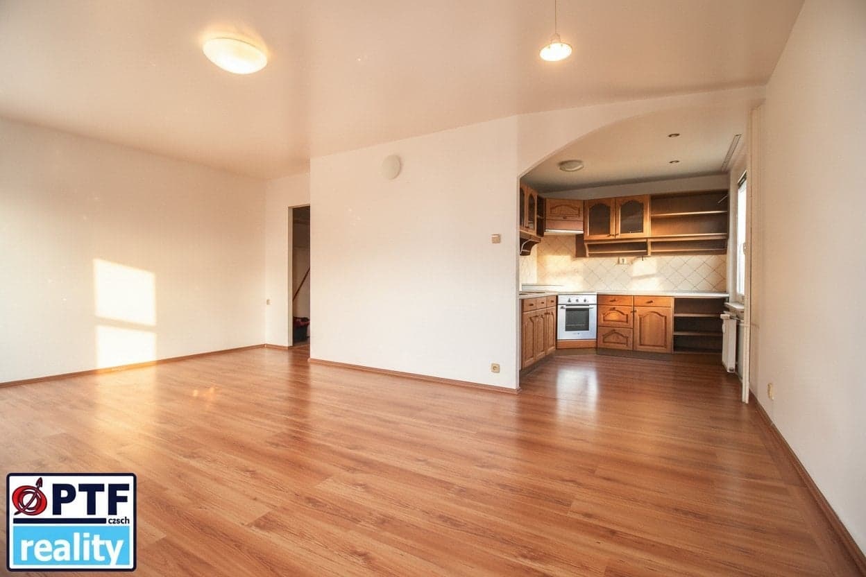 Pronájem světlého a prostorného bytu 3+kk (69 m²) – Zdice, ul. Havlíčkova