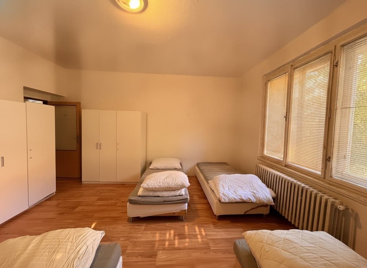 Bytový dům v širším centru Plzně — dlouhodobý pronájem celého objektu — Plzeň (fotografie 4)