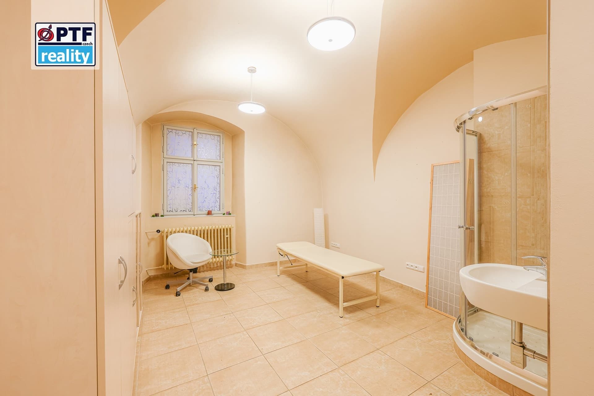 Pronájem obchodního prostoru (25 m²) v centru Plzně, ul. Dominikánská — Plzeň (fotografie 2)