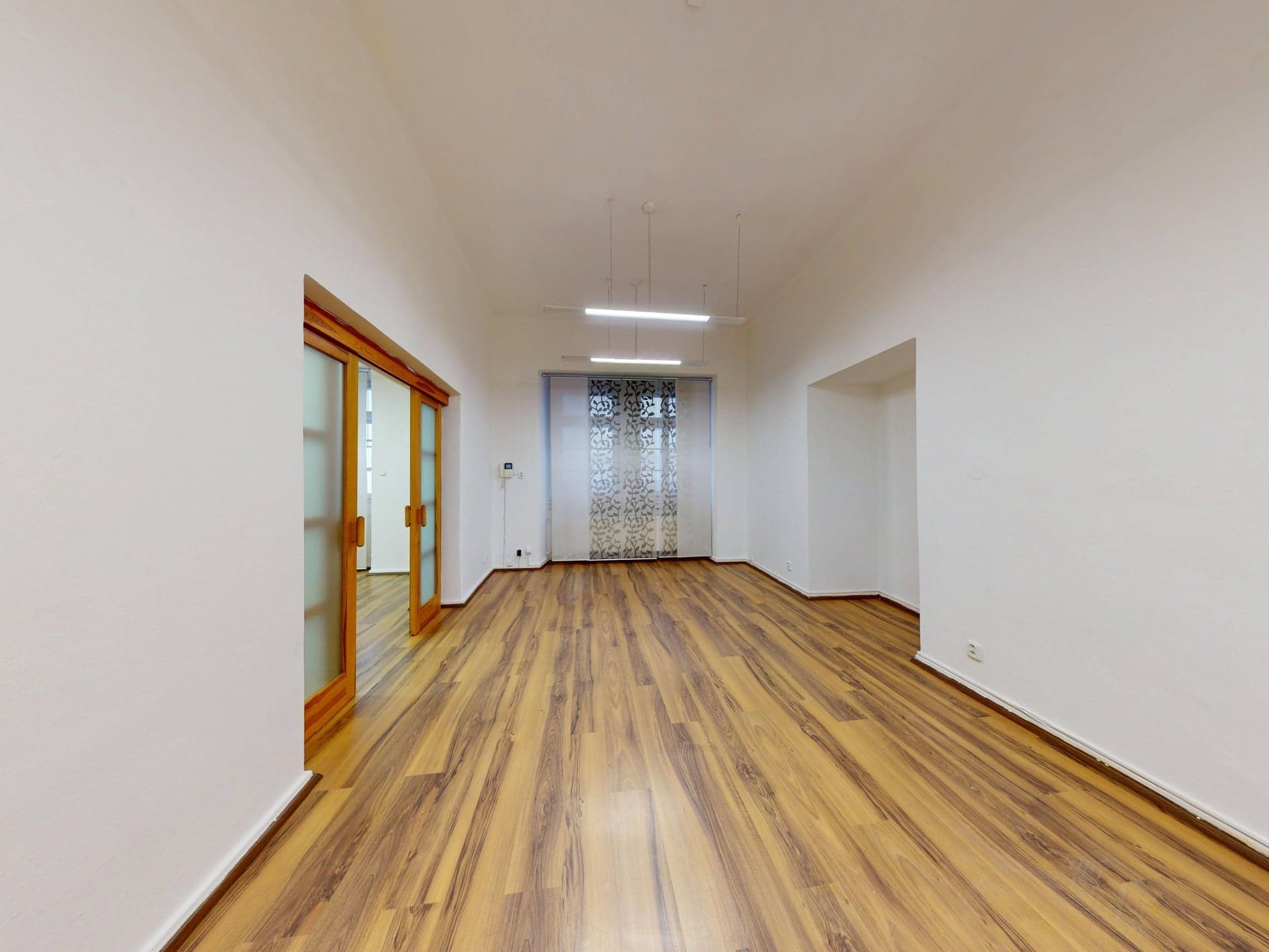 Pronájem reprezentativních prostor k podnikání, 60 m² Plzeň -centrum — Plzeň (fotografie 5)