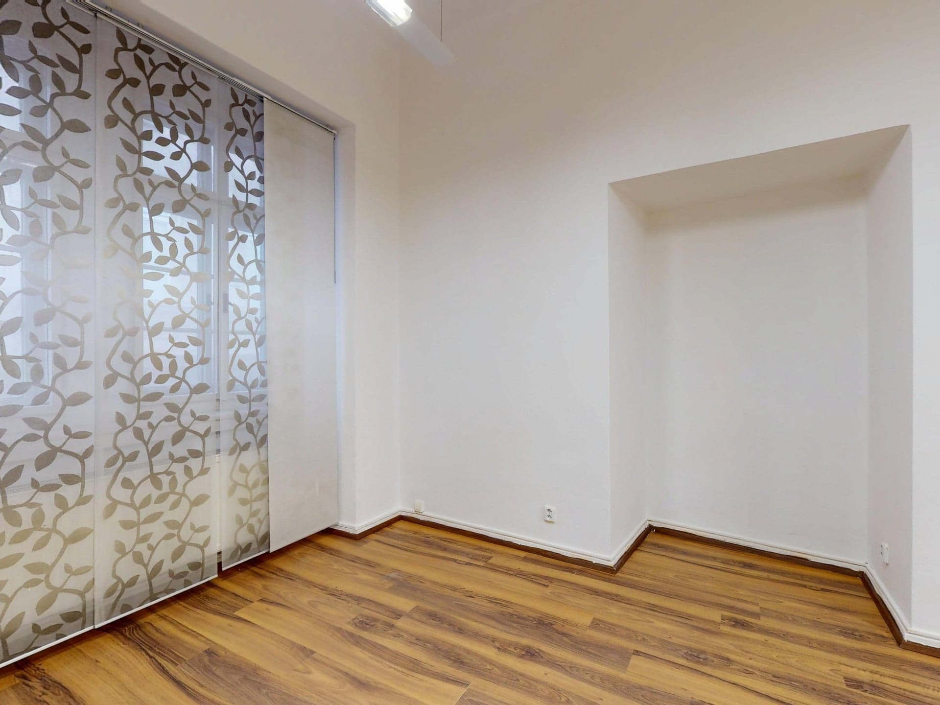 Pronájem reprezentativních prostor k podnikání, 60 m² Plzeň -centrum — Plzeň (fotografie 4)