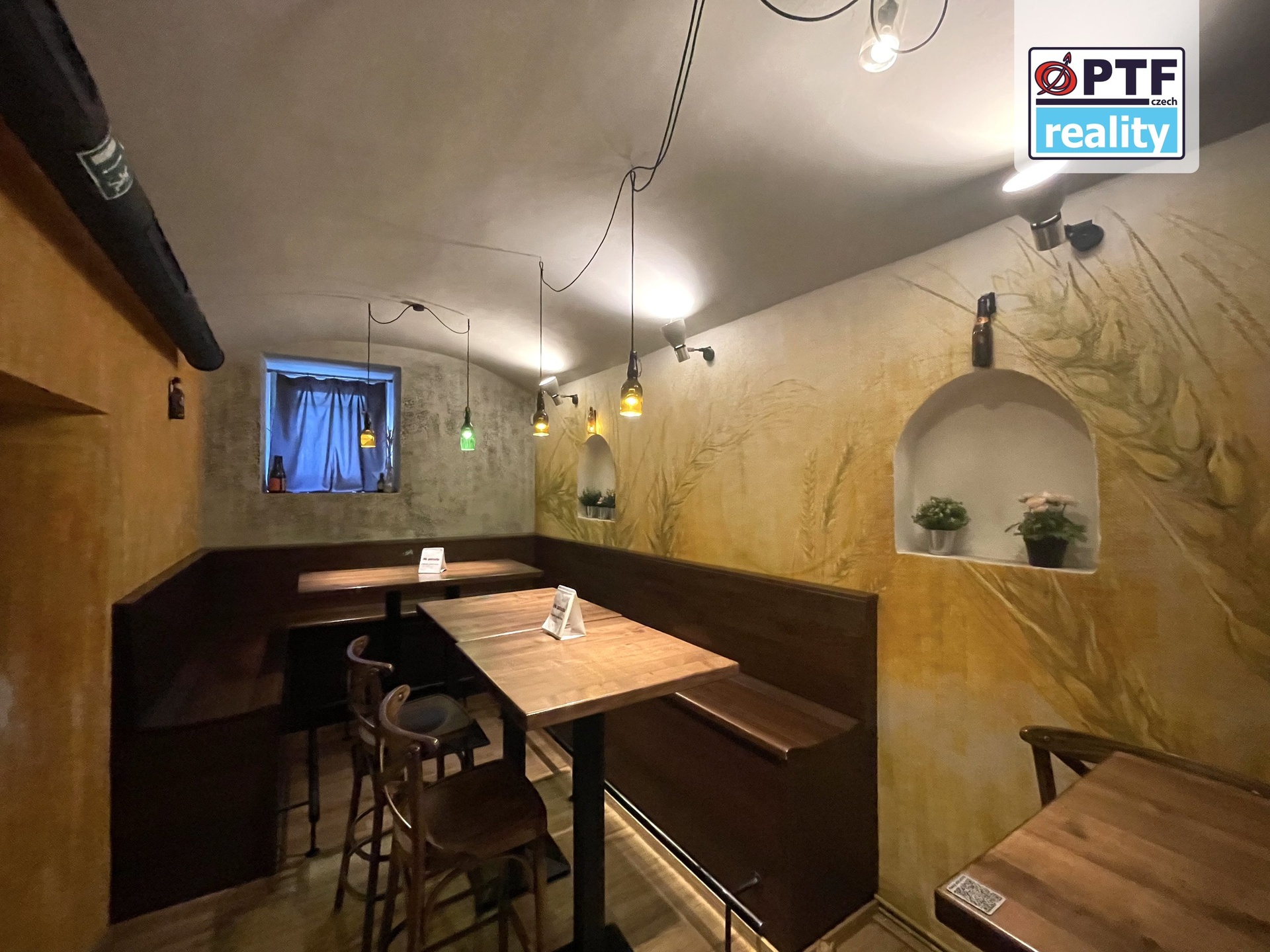 Pronájem zavedeného baru v centru, 102 m² - Plzeň — Plzeň (fotografie 3)