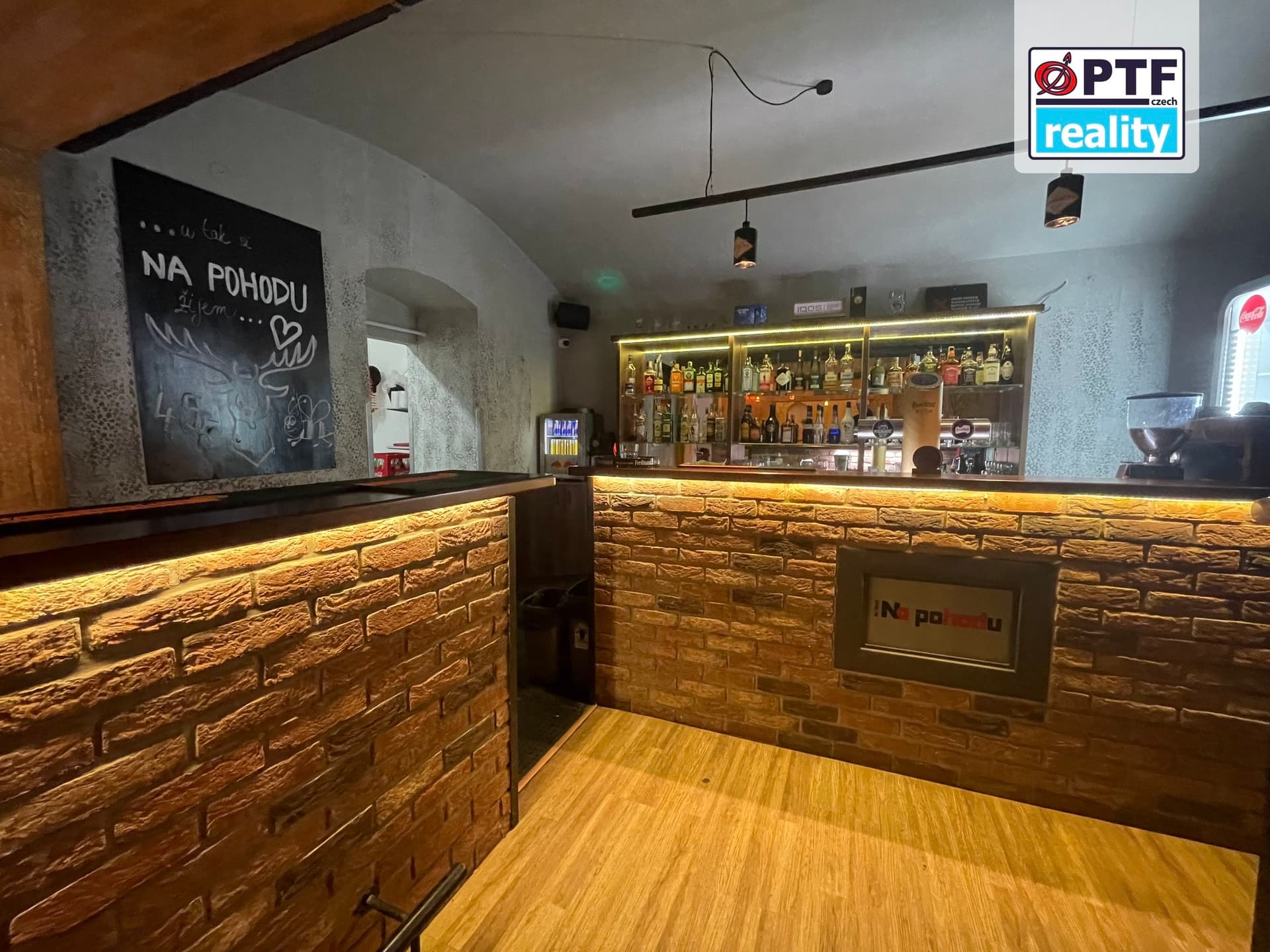 Pronájem zavedeného baru v centru, 102 m² - Plzeň — Plzeň (fotografie 6)